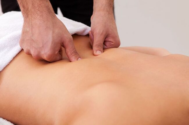 Θεραπευτικό μασάζ - μια μέθοδος για να απαλλαγείτε από τον πόνο στην πλάτη στην περιοχή των ωμοπλάτων